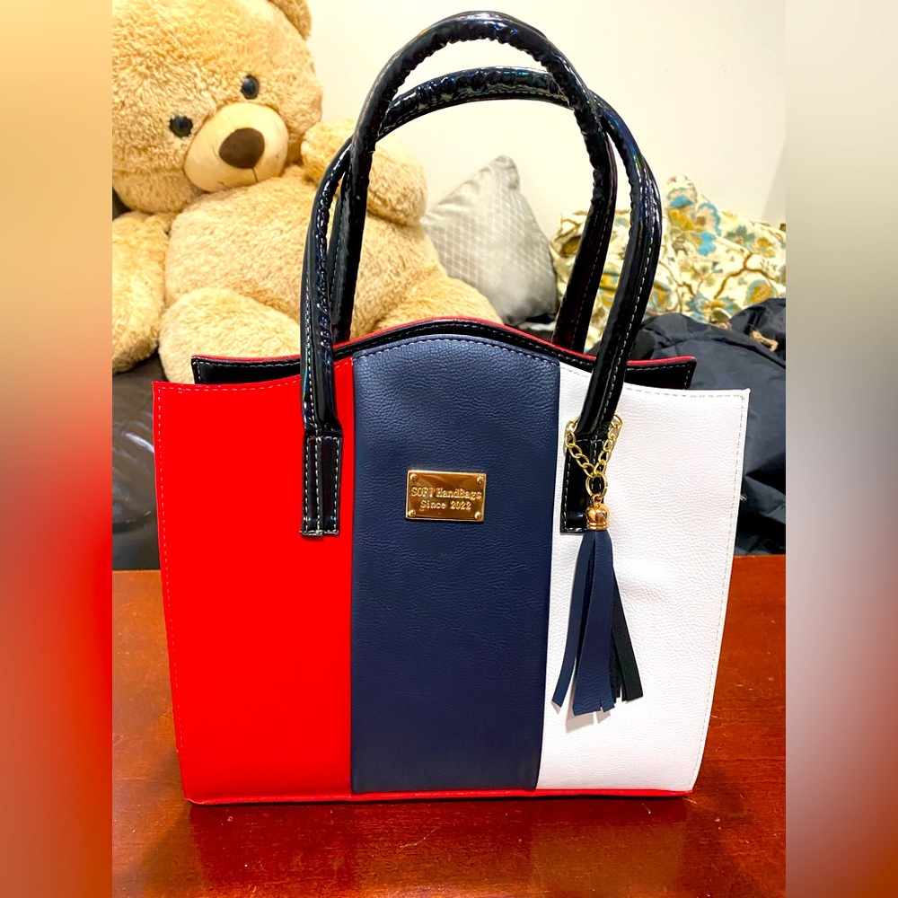 Elegant tricolor bag